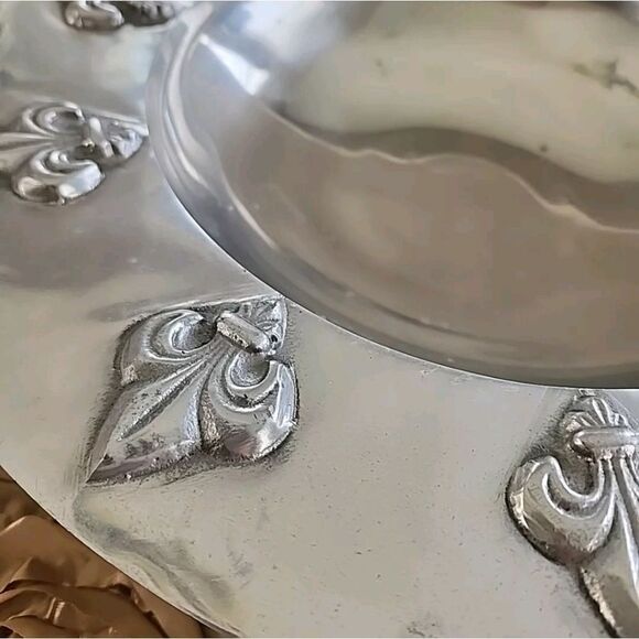 ⚜️Fleur de lis Cast Aluminum Bowl - Picture 12 of 12